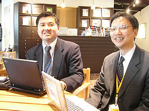 写真：日本テレコム中村氏（右）＆茨木氏（左）
